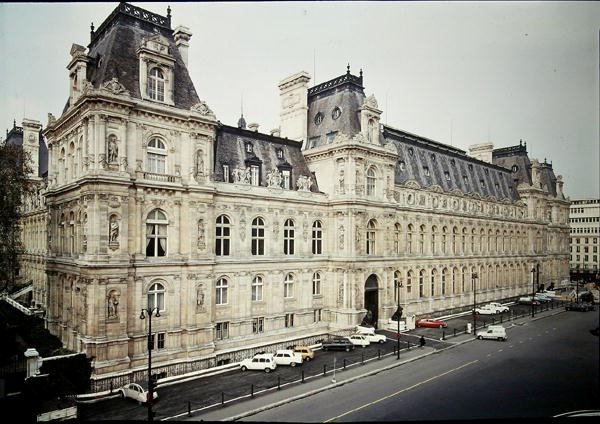 Achtergevel van het Hotel de Ville, gebouwd in 1873-82 door Theodore and Deperthes Ballu