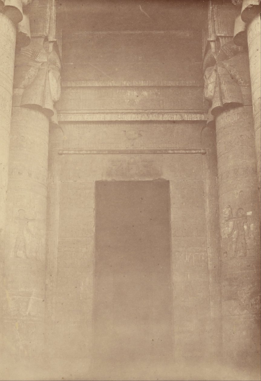 De Binneningang van de Tempel van Denderah door Théodule Devéria