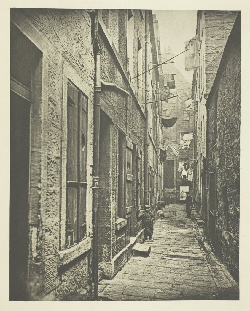 Close No. 65 High Street door Thomas Annan