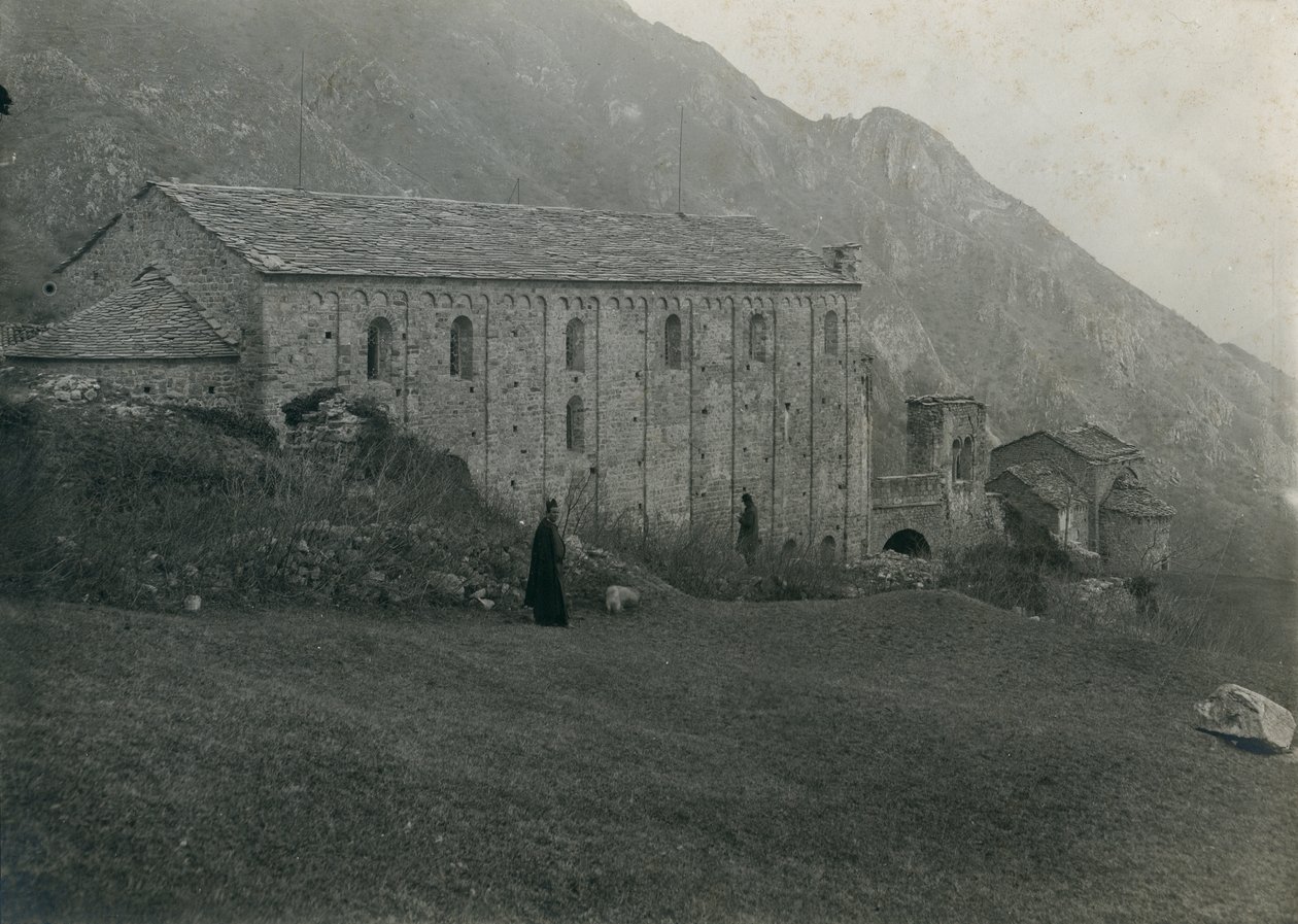 Abdij van San Pietro al Monte, Civate, Lombardije, Italië, foto door Ugo Monneret de Villard, circa 1910 door Ugo Monneret de Villard