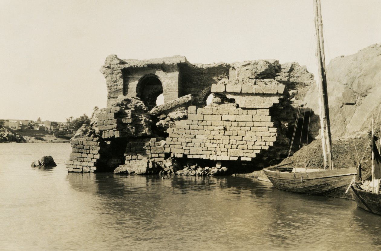 Cleopatra bad, Elephantine eiland, Egypte, foto door Ugo Monneret de Villard door Ugo Monneret de Villard