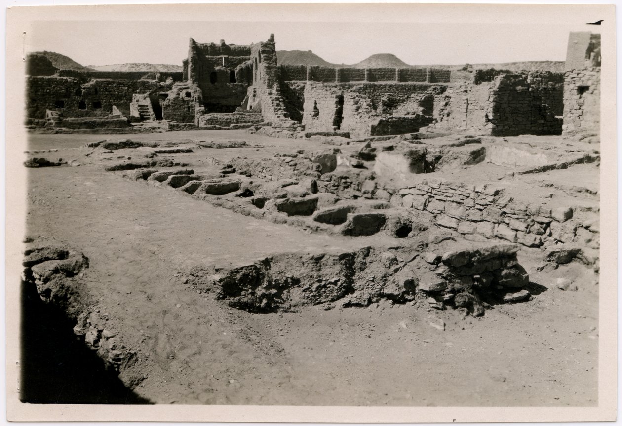 Interieur van het klooster van St Simeon, kamer VI, Aswan, Egypte, foto door Ugo Monneret de Villard door Ugo Monneret de Villard