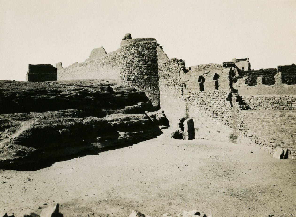 Klooster van St Simeon, gezien vanuit het zuidoosten, Aswan, Egypte, foto door Ugo Monneret de Villard door Ugo Monneret de Villard