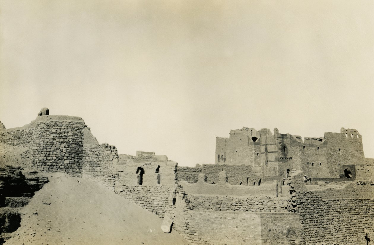 Klooster van St Simeon, gezien vanuit het zuidoosten, Aswan, Egypte, foto door Ugo Monneret de Villard door Ugo Monneret de Villard
