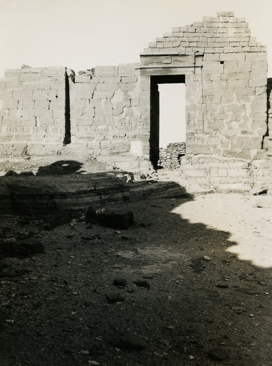 Ruïnes van tempel, Qasr Ibrim, Egypte, foto door Ugo Monneret de Villard door Ugo Monneret de Villard