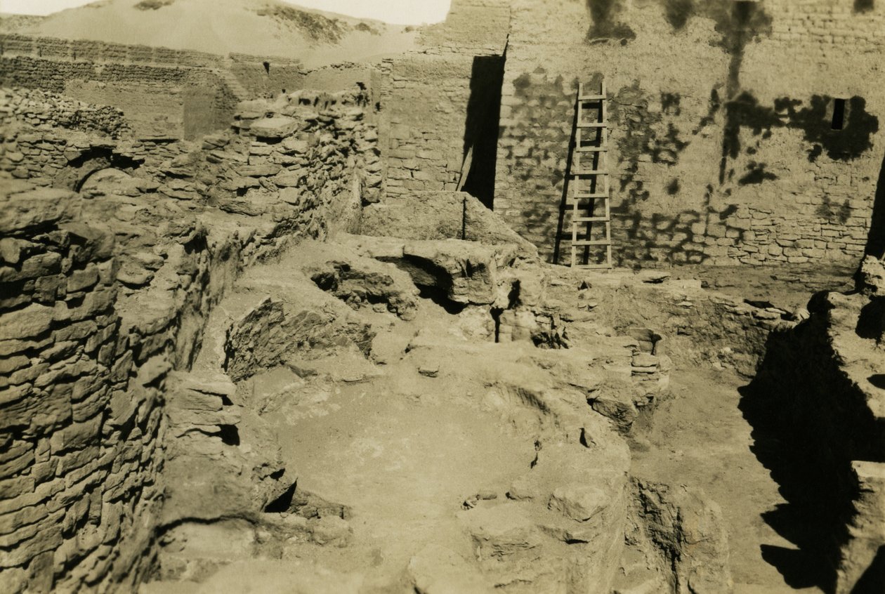 Uitzicht op commerciële ruimte in het klooster van St Simeon, Aswan, Egypte, foto door Ugo Monneret de Villard door Ugo Monneret de Villard