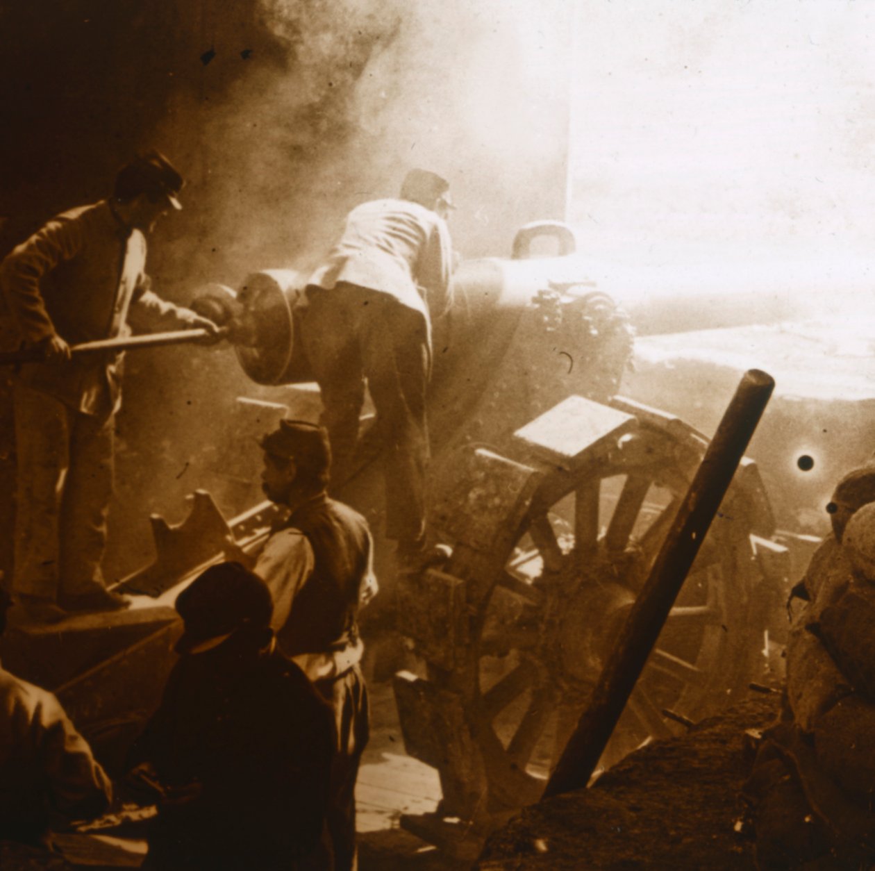 155 kanon in actie, Arras, Noord-Frankrijk, 1915 door Unbekannt