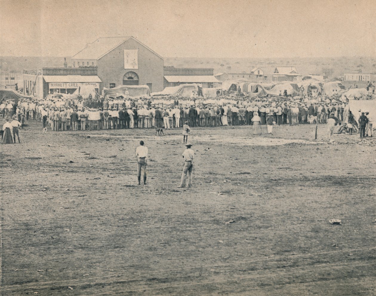 Een massabijeenkomst in Bulawayo, c1900 door Unbekannt
