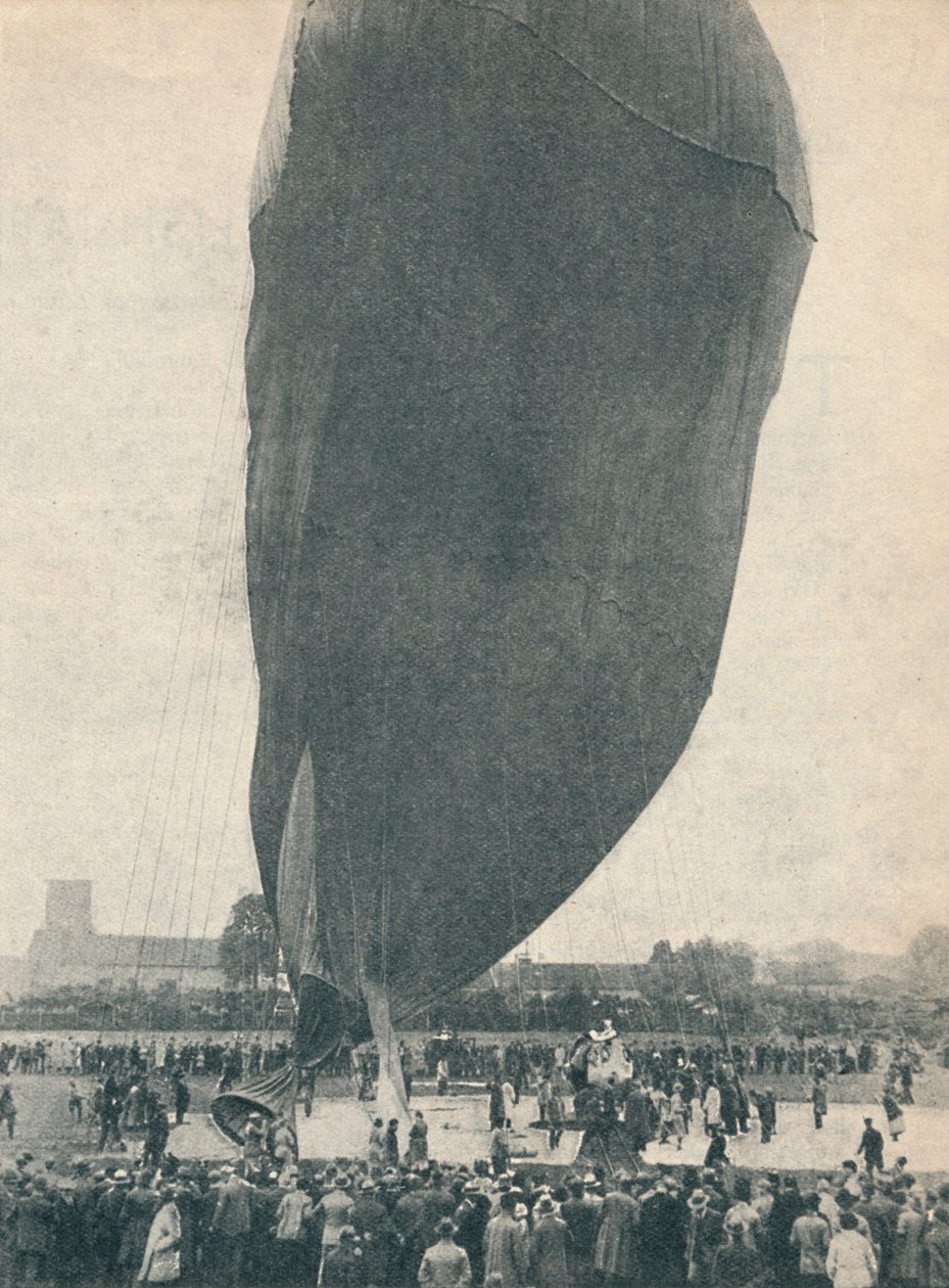 Een enorme ballon was nodig voor de beklimming van Professor Piccard door Unbekannt
