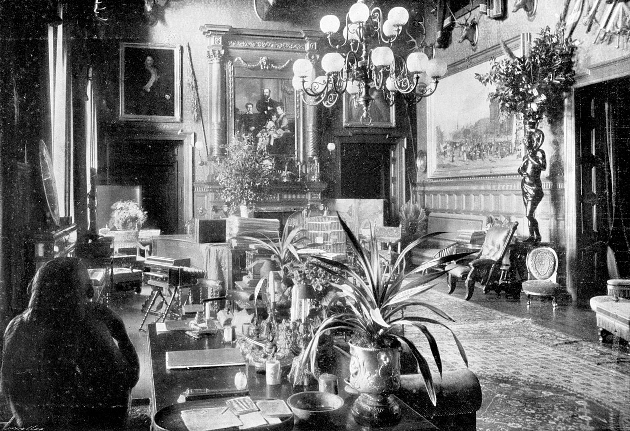 Een salon, Sandringham House, Norfolk, 1910 door Unbekannt
