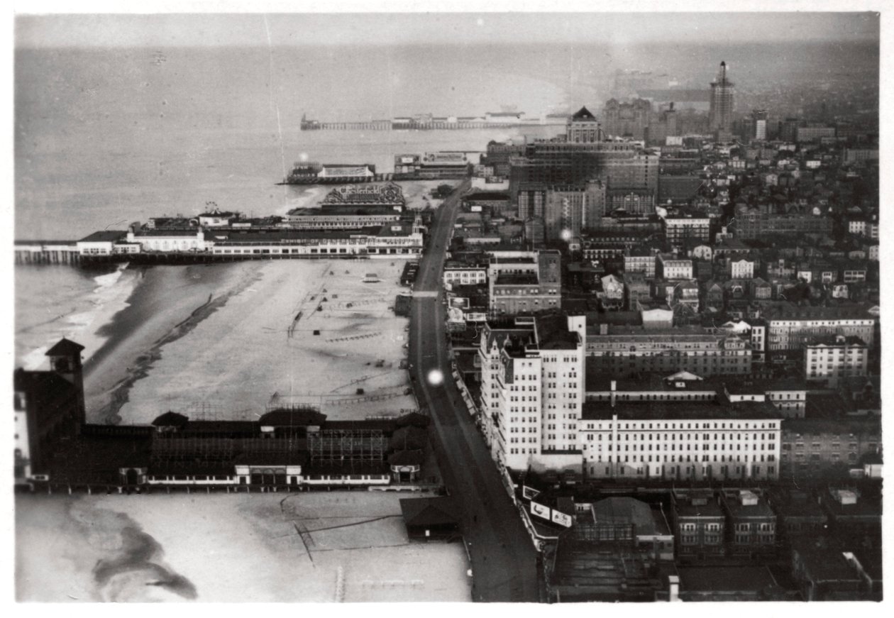 Luchtfoto van Atlantic City, New Jersey, VS, vanuit een Zeppelin, 1930-1933 door Unbekannt