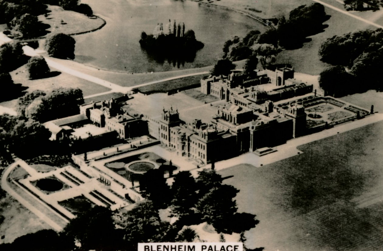 Luchtfoto van Blenheim Palace door Unbekannt