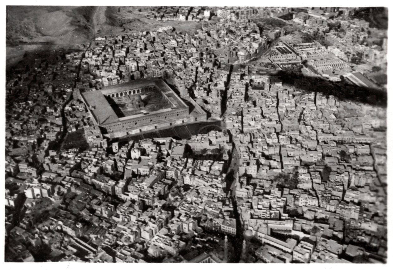 Luchtfoto van Oud Caïro, Egypte, vanuit een Zeppelin, 1931-1933 door Unbekannt