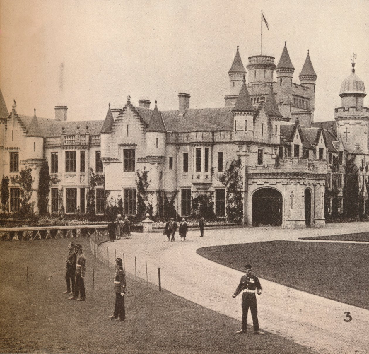 Balmoral Castle, Het Hooglandhuis van Hun Majesteiten, ca. 1916, 1935 door Unbekannt