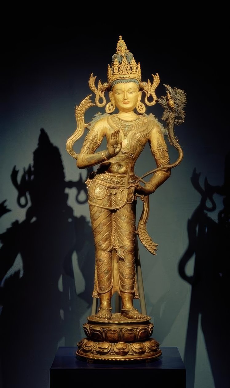 Bodhisattva Maitreya / Beeldhouwwerk, 11e/12e eeuw door Unbekannt