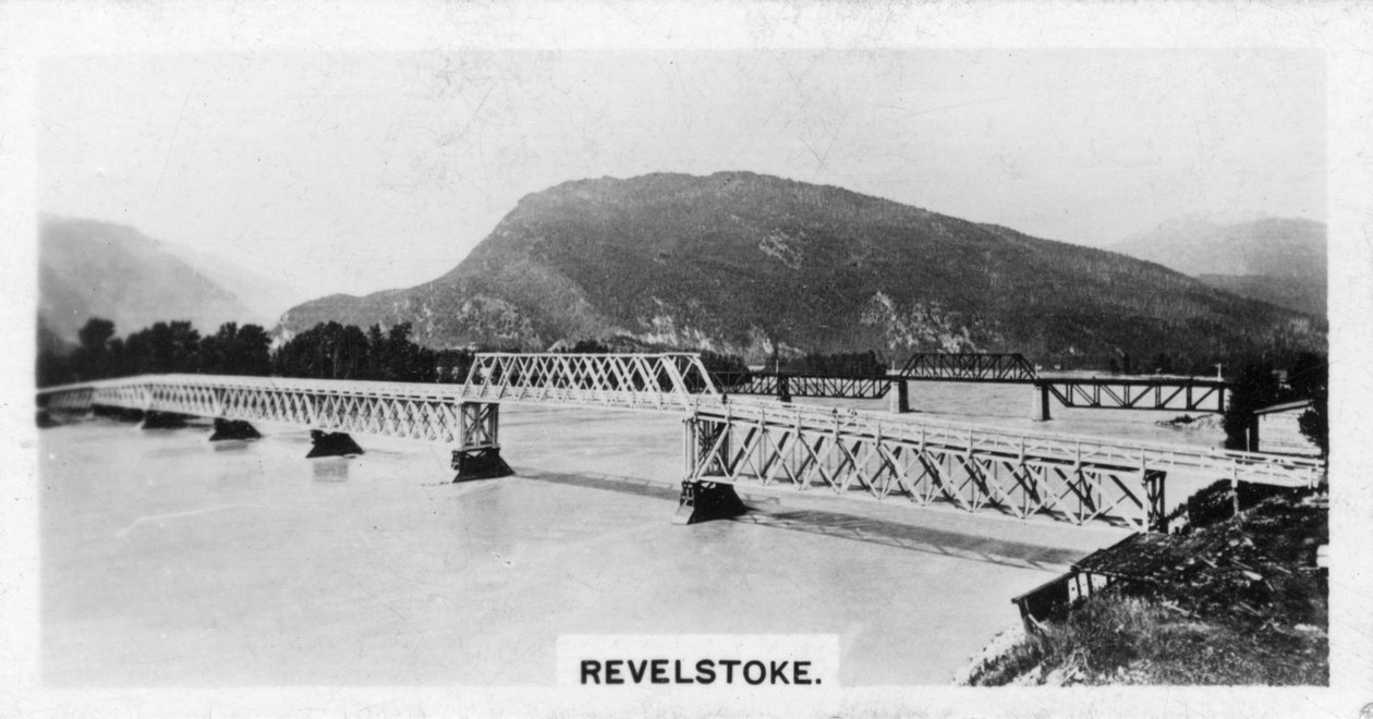 Brug over de Columbia River, Revelstoke, British Columbia, Canada, ca. 1920s door Unbekannt