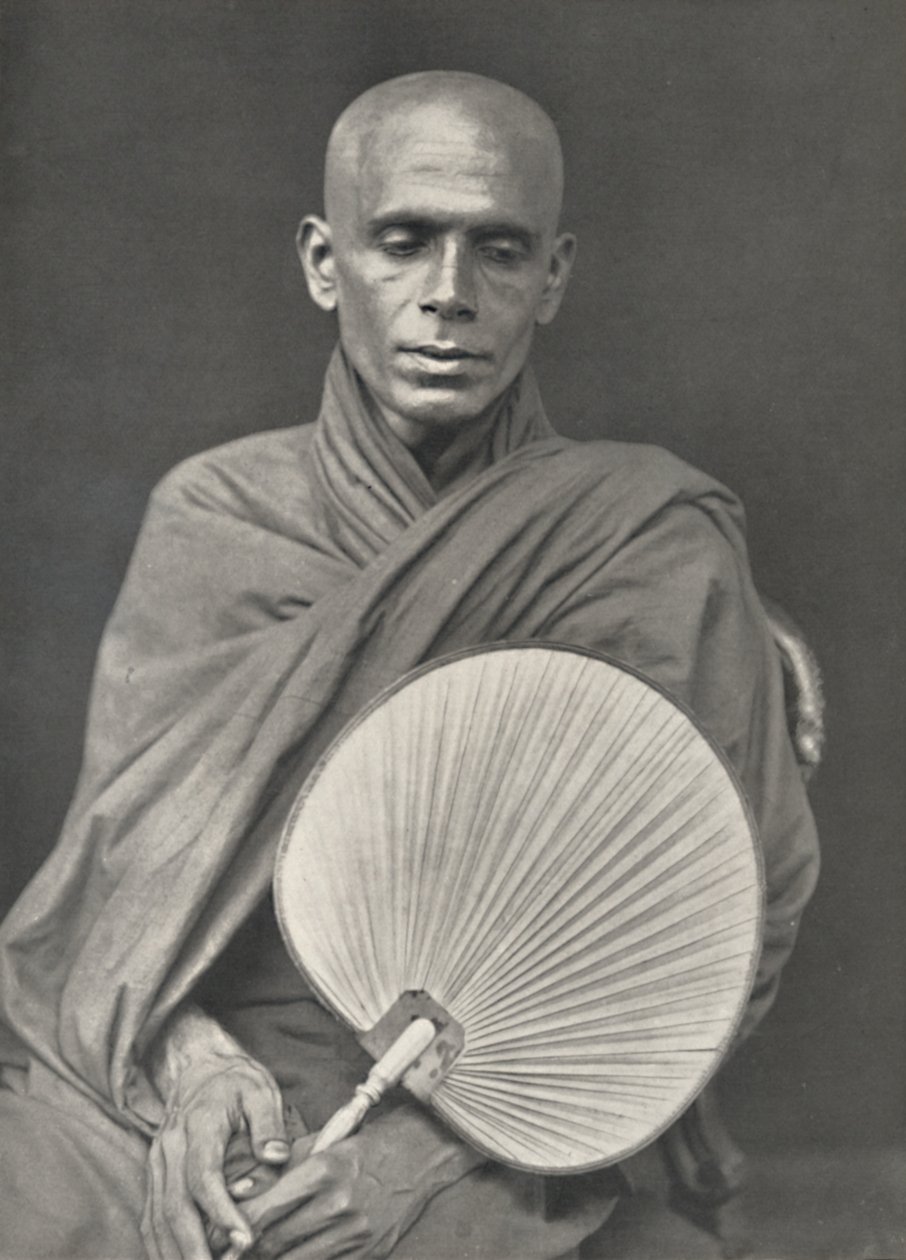 Boeddhistische Monnik van de Birmaanse Sekte met Palmbladwaaier, 1926 door Unbekannt