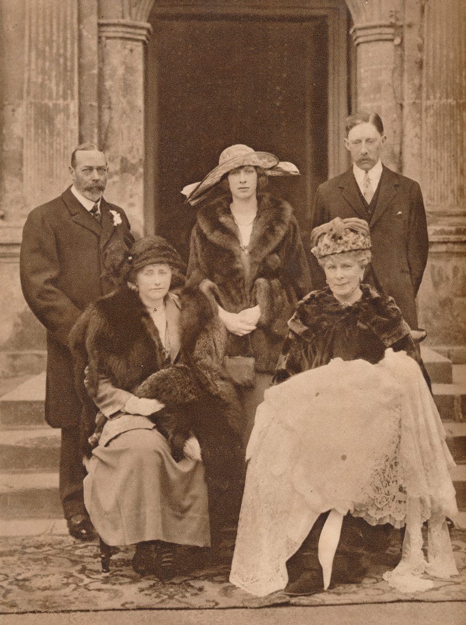Doop van het eerste kind van Mary, Prinses Royal, Goldsborough, Yorkshire, 1923 door Unbekannt