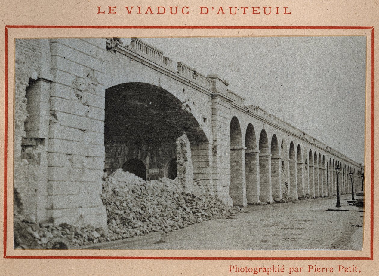 Commune van Parijs (1871): uitzicht op het Auteuil-viaduct in Parijs in mei 1871 door Unbekannt