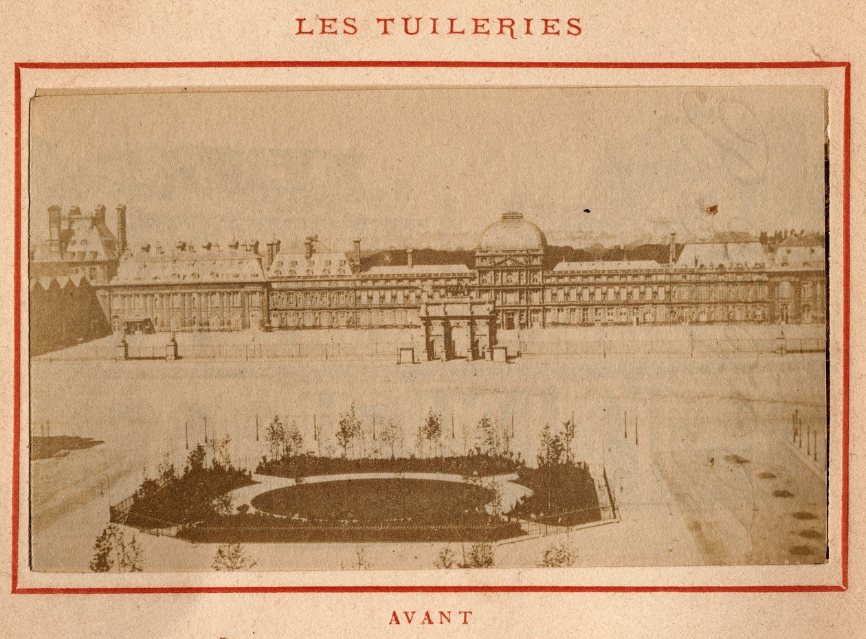 Parijse Commune (1871): uitzicht op het Palais des Tuileries in Parijs voor de brand van mei 1871. Foto van Pierre Pepetit door Unbekannt