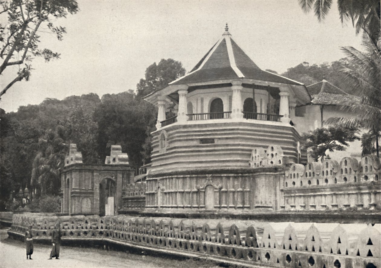 De tempel van de Heilige Tand van Boeddha in Kandy, 1926 door Unbekannt