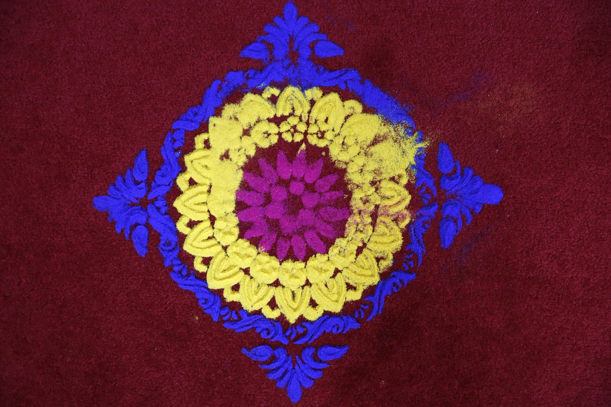 Diwali rangoli in Shirdi Sai Baba tempel, Leicester. Verenigd Koninkrijk door Unbekannt