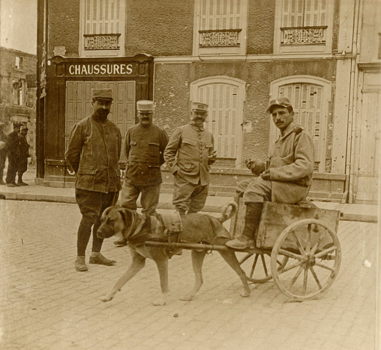 Hondenkar, Frankrijk, ca. 1914-1918 door Unbekannt