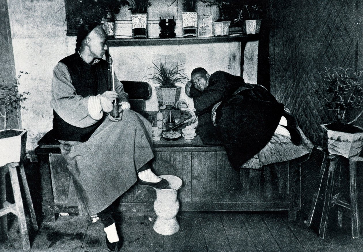 Drugs: opiumrokers in China door Unbekannt