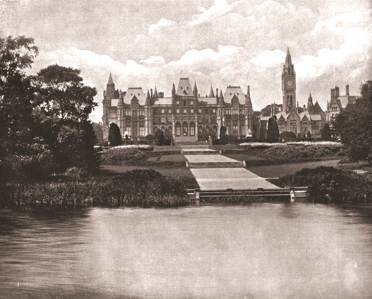 Eaton Hall, Eccleston, Cheshire, 1894 door Unbekannt