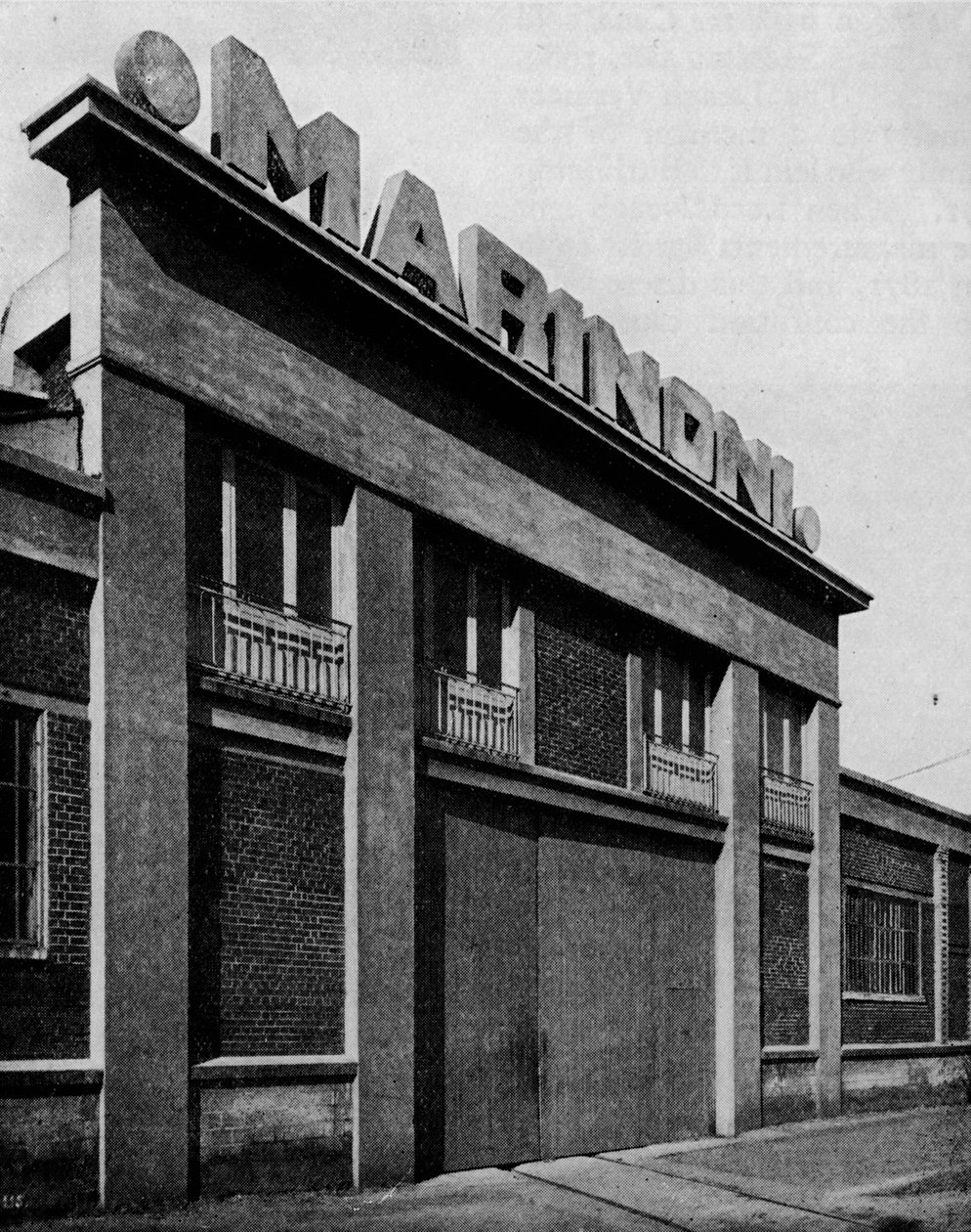 Gevel van de Ateliers Marinoni, Montataire Oise architecten, Perret Frères, ca. 1928 door Unbekannt