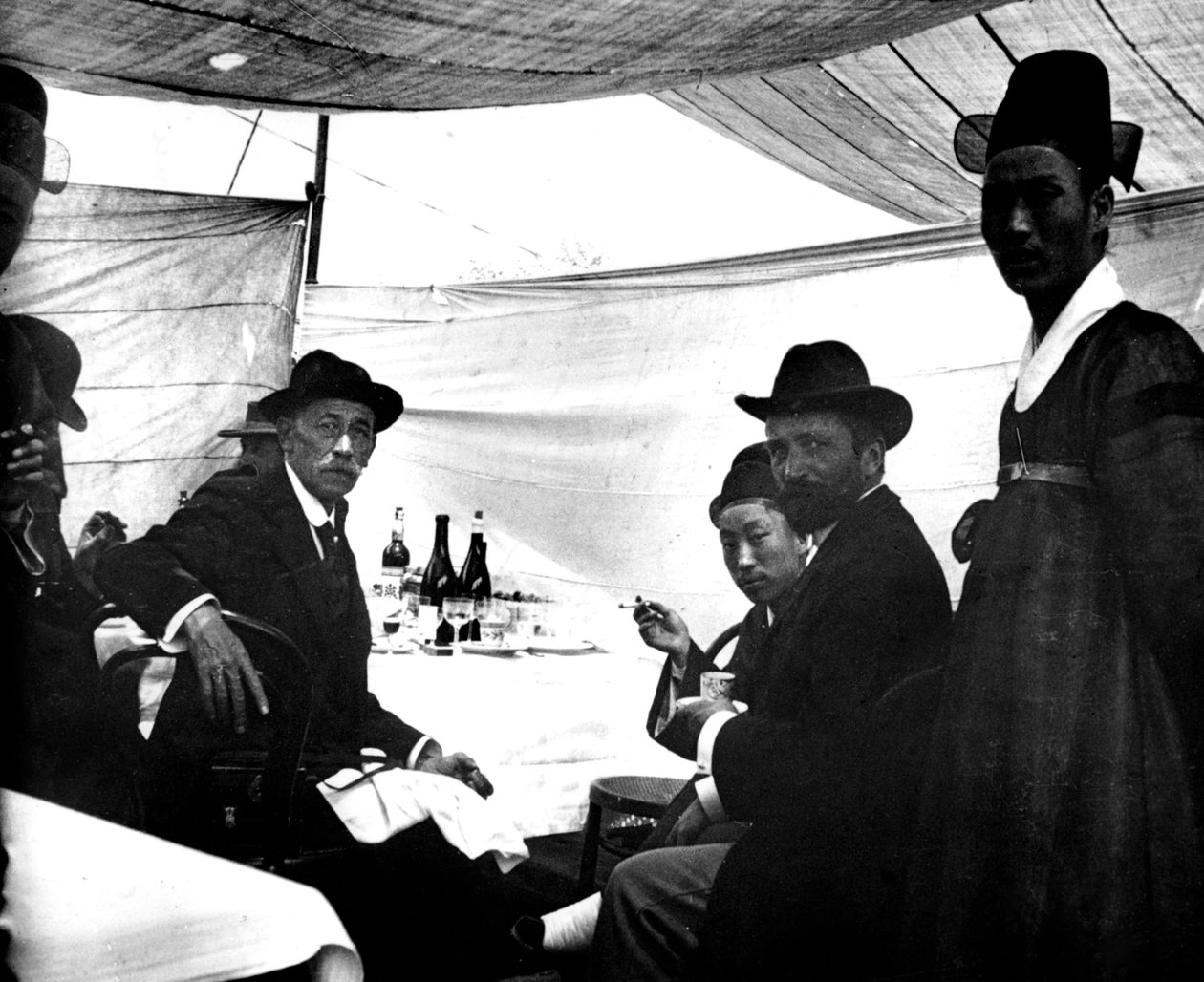 Festival ter ere van de Keizer van Japan, Korea, 1900 door Unbekannt