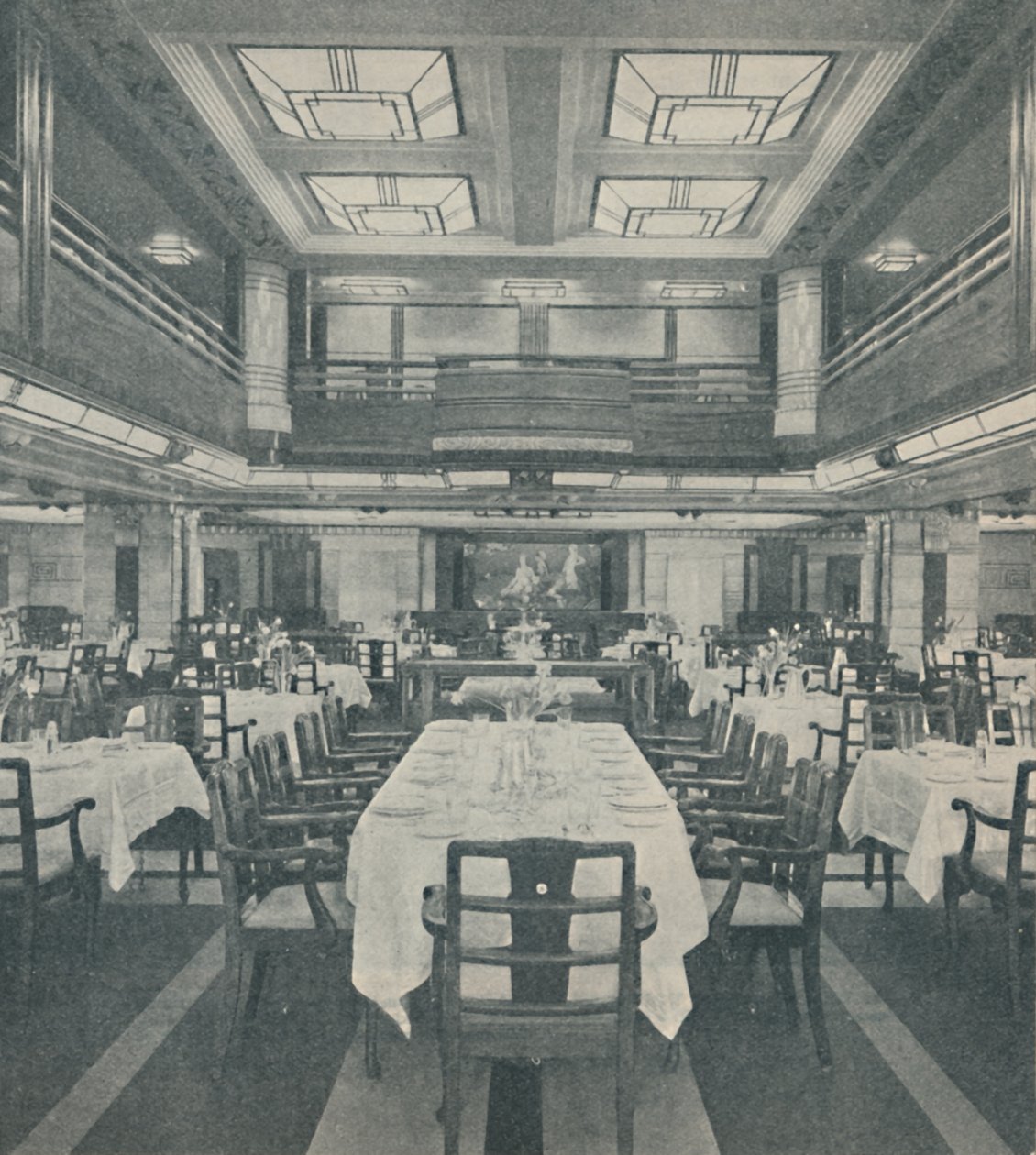 Eerste klas eetzaal in de Queen of Bermuda, 1937 door Unbekannt