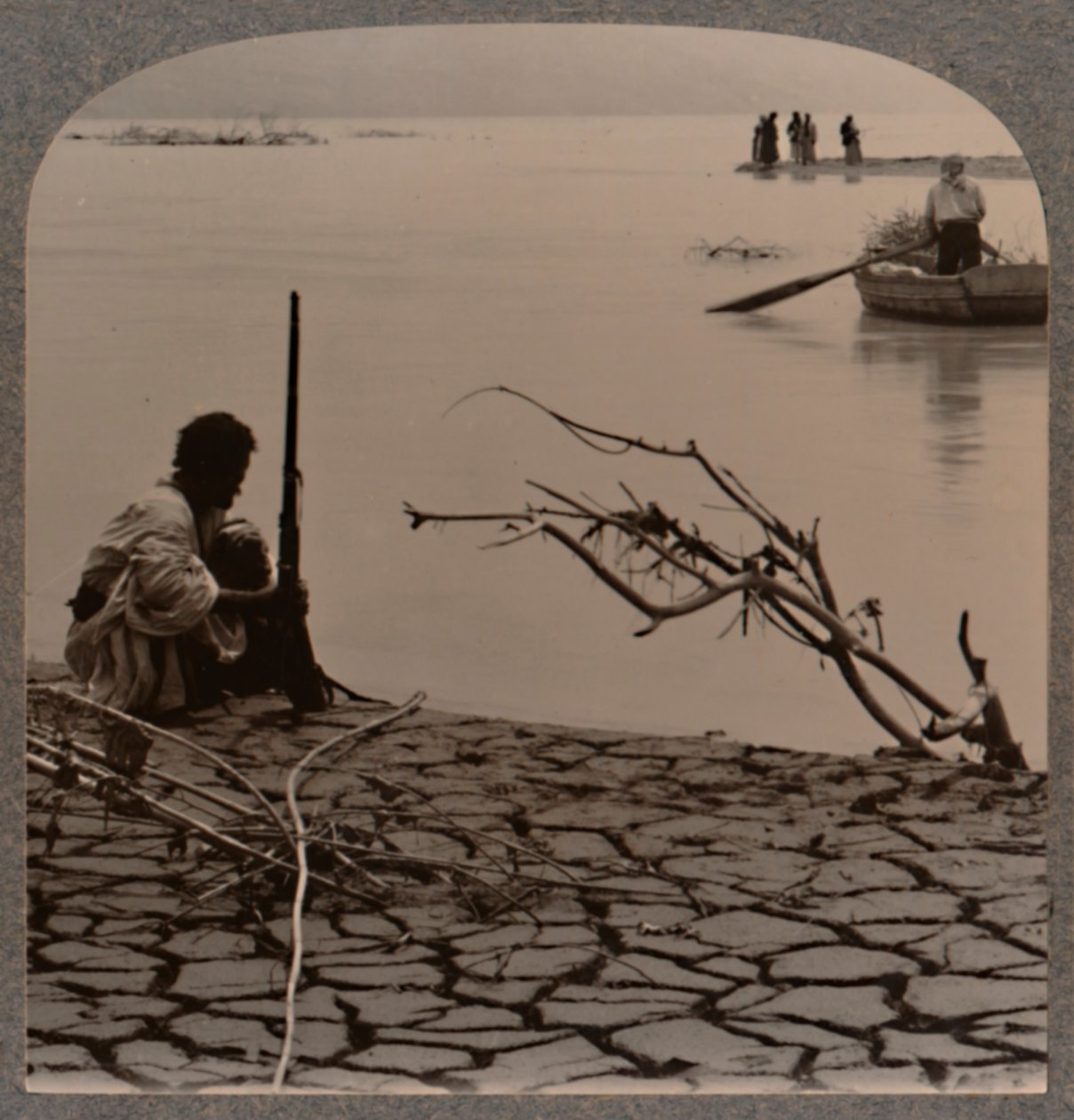 Vissers bij de Dode Zee: scheuren aan de kust, ca. 1900 door Unbekannt