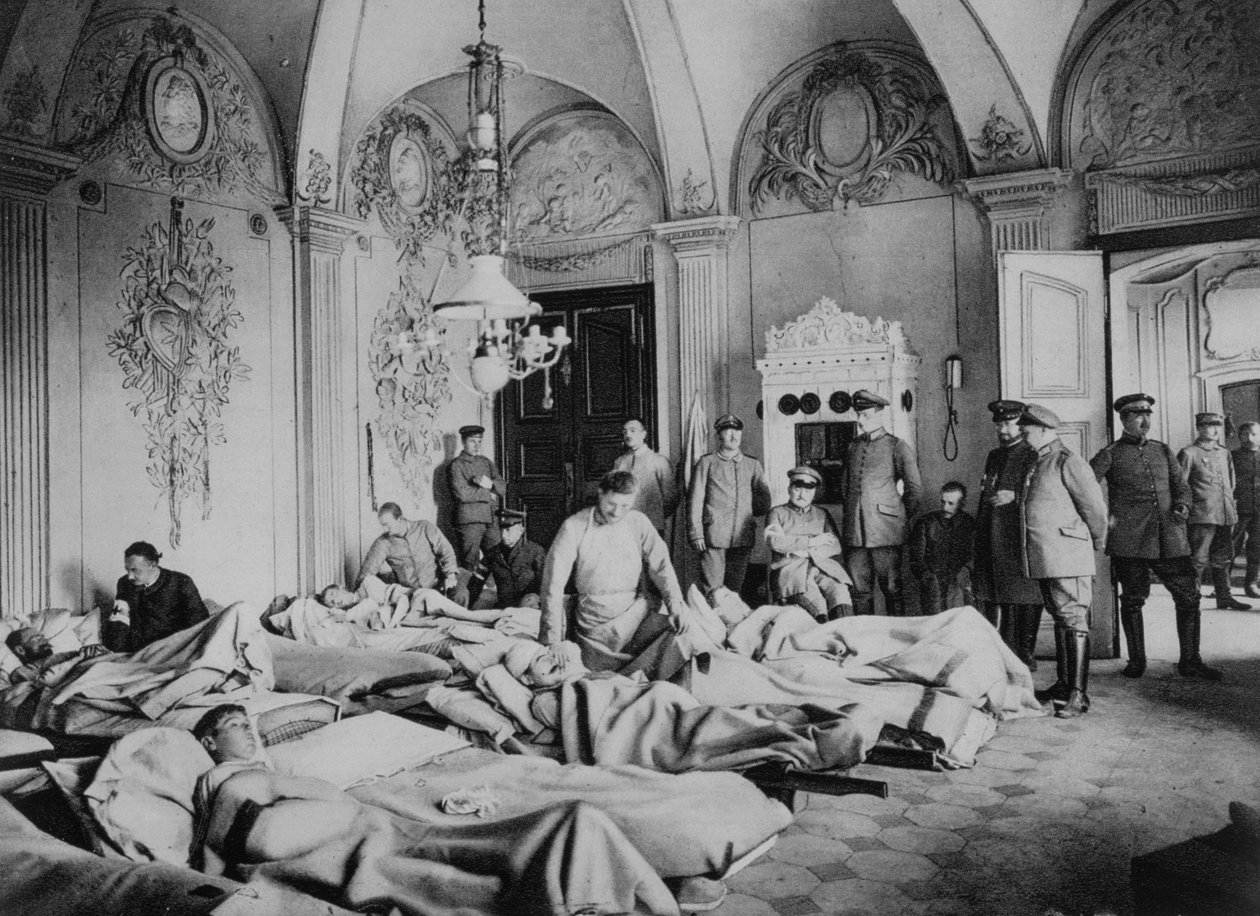 Franse en Duitse gewonden in een kasteel in Frankrijk, Eerste Wereldoorlog, 1915 door Unbekannt