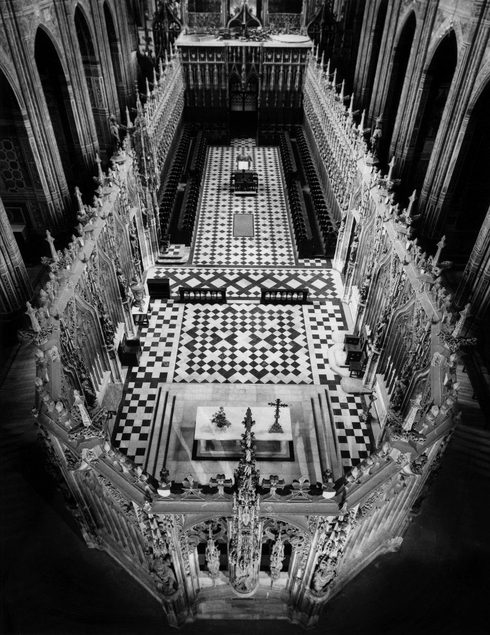 Gotische architectuur: uitzicht op het hek van het koor van de Kathedraal Saint Cecile d