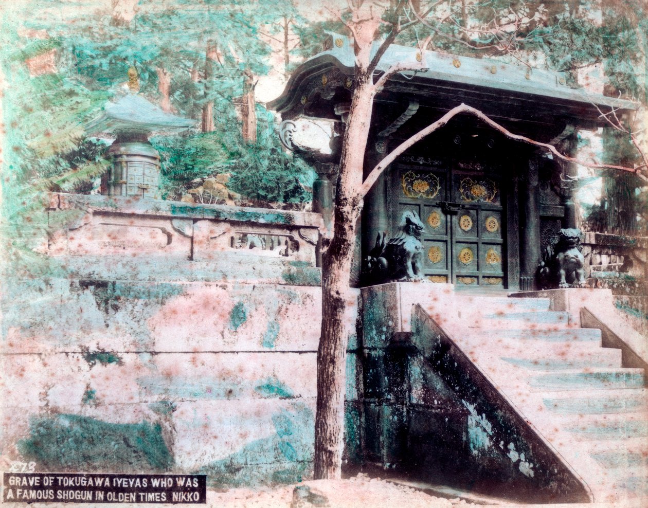 Graf van Tokugawa Ieyasu, een beroemde shogun, Nikko, Japan door Unbekannt