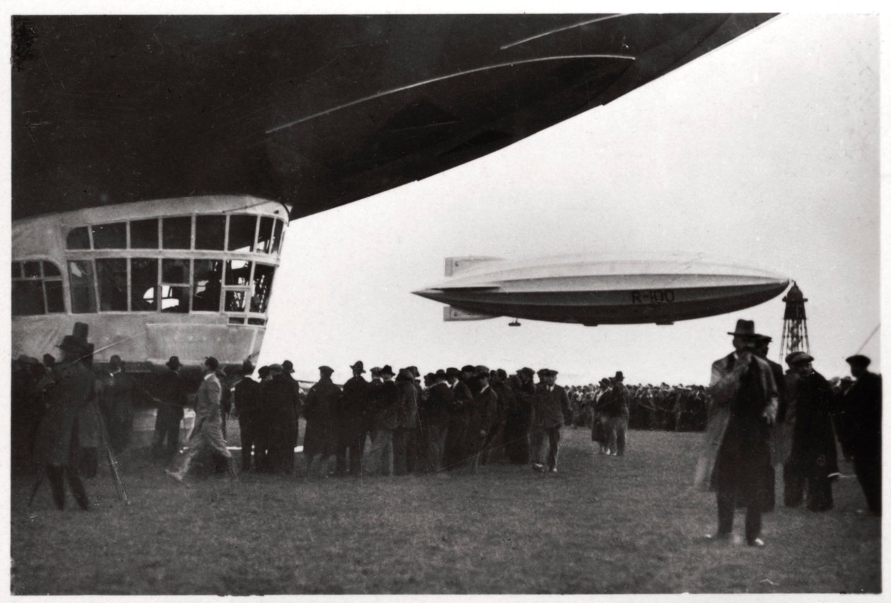 HM Luchtschip R100, 1930 1933 door Unbekannt