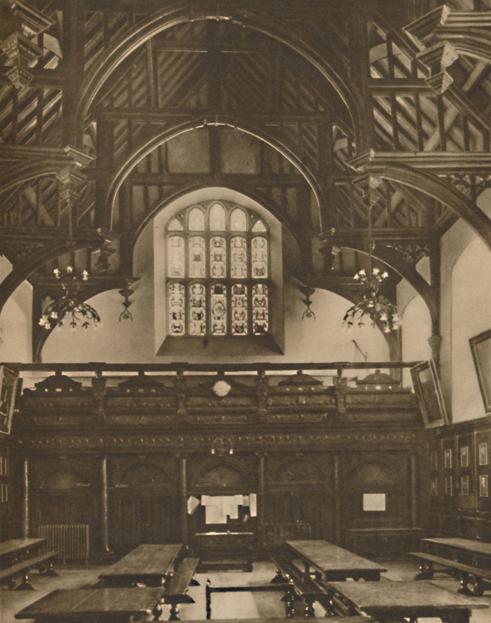 Hal van Grays Inn, waar The Comedy of Errors werd opgevoerd tijdens Shakespeares leven, ca. 1935 door Unbekannt
