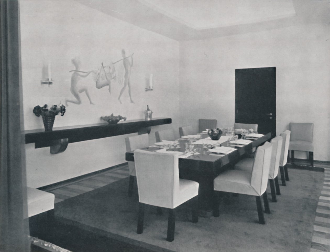 Huis in Boekarest door Rudolf Frankel - De eetkamer, 1942 door Unbekannt