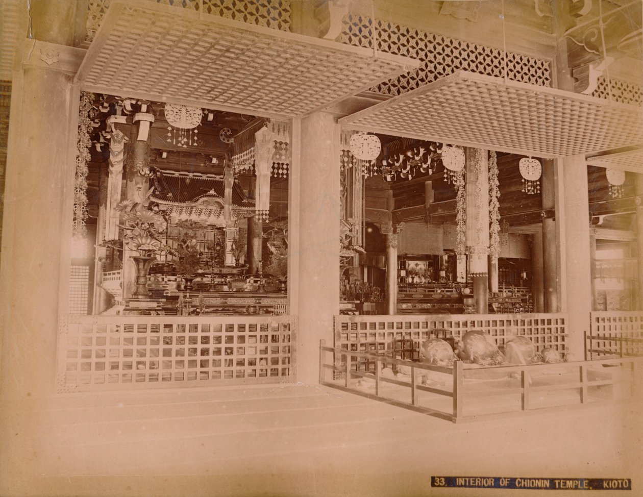 Interieur van de Chionin Tempel, Kioto, ca. 1890-1900 door Unbekannt