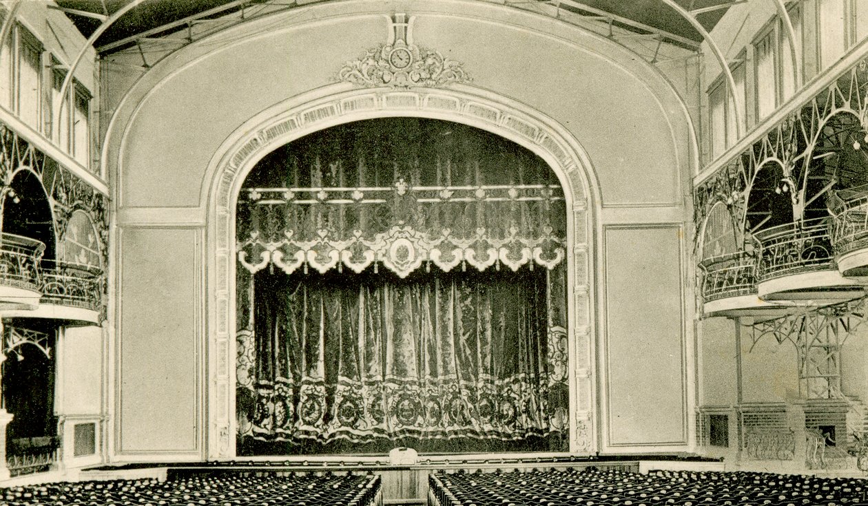 Interieur van het theater in het Nicholas II Volkshuis, Sint-Petersburg, Rusland, 1900s door Unbekannt
