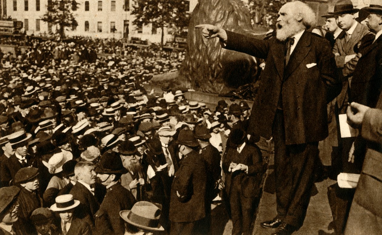 Keir Hardie houdt een toespraak op Trafalgar Square, Londen, 2 augustus 1914, 1933 door Unbekannt