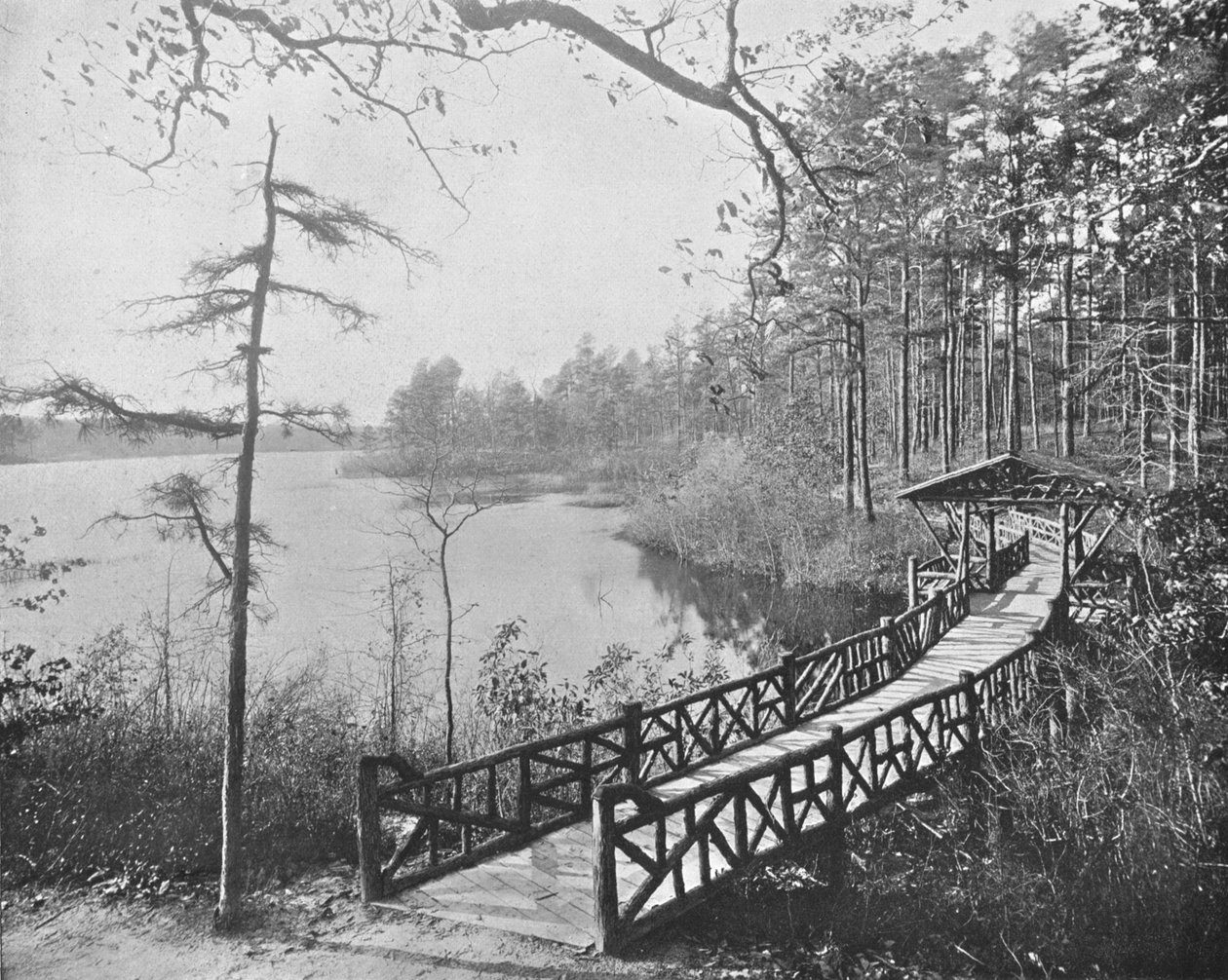 Kissing Bridge, Lakewood, New Jersey, VS, ca. 1900 door Unbekannt