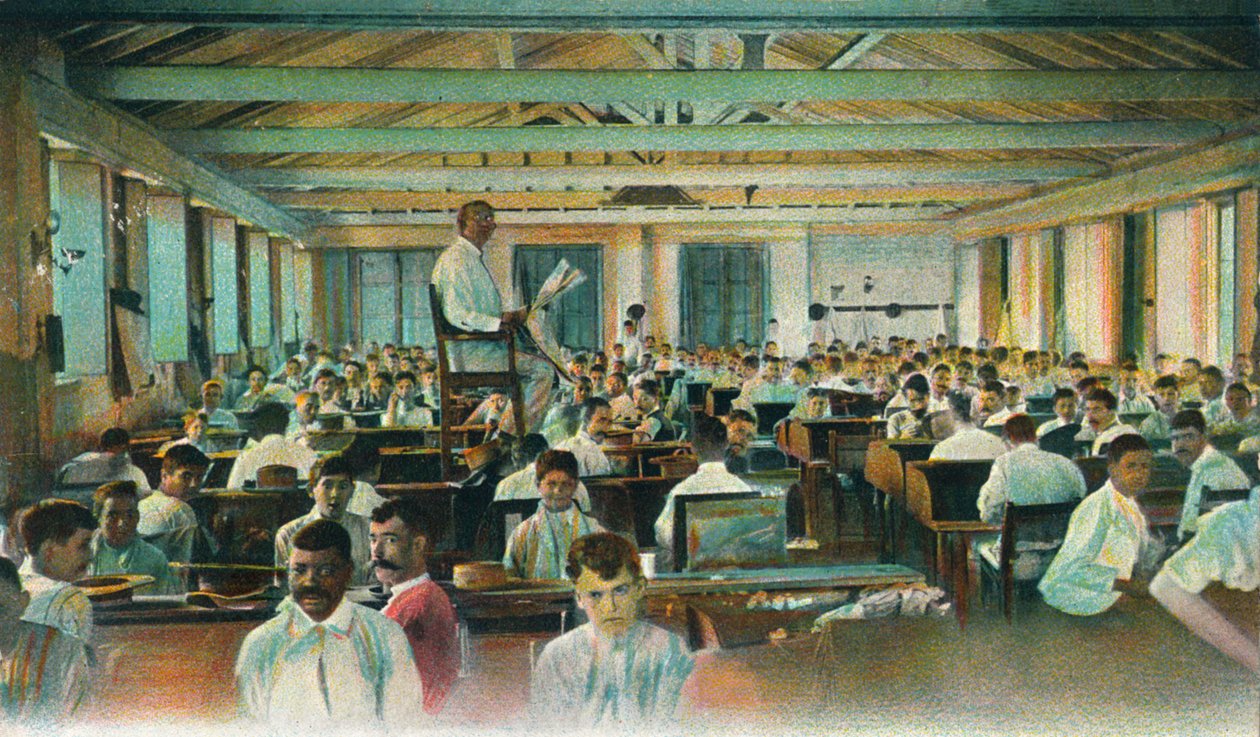 Lezer leest voor aan sigarenrollers, Sigarenfabriek, Havana, Cuba door Unbekannt
