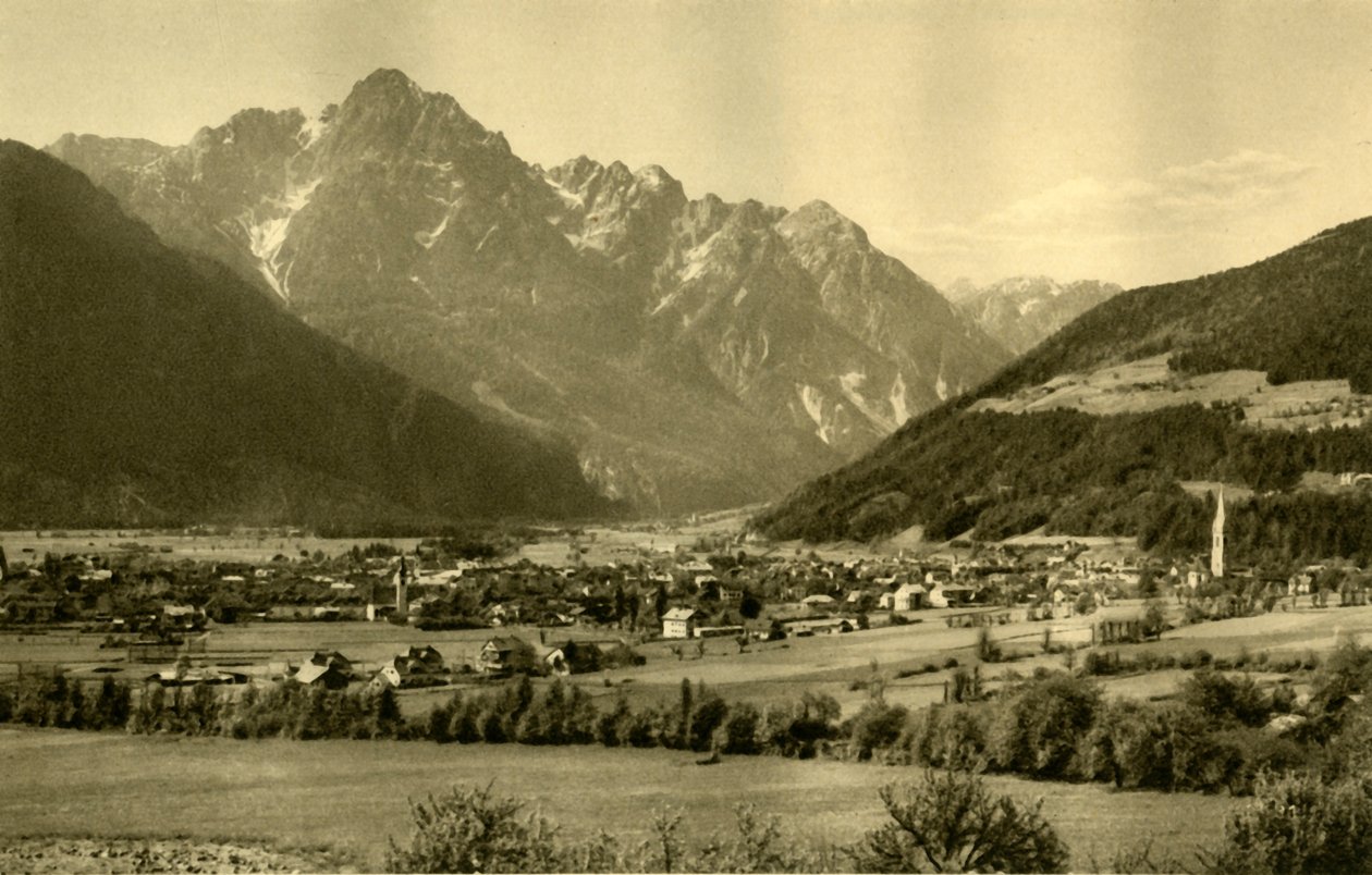 Lienz en de Spitzkofel, Tirol, Oostenrijk, ca. 1935 door Unbekannt