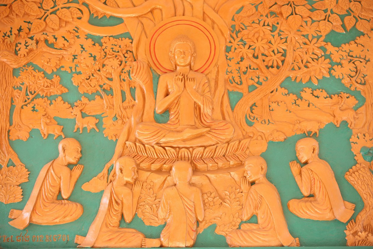 Leven van Boeddha. Boeddha met zijn 5 discipelen in Benares Phnom Penh Cambodja door Unbekannt