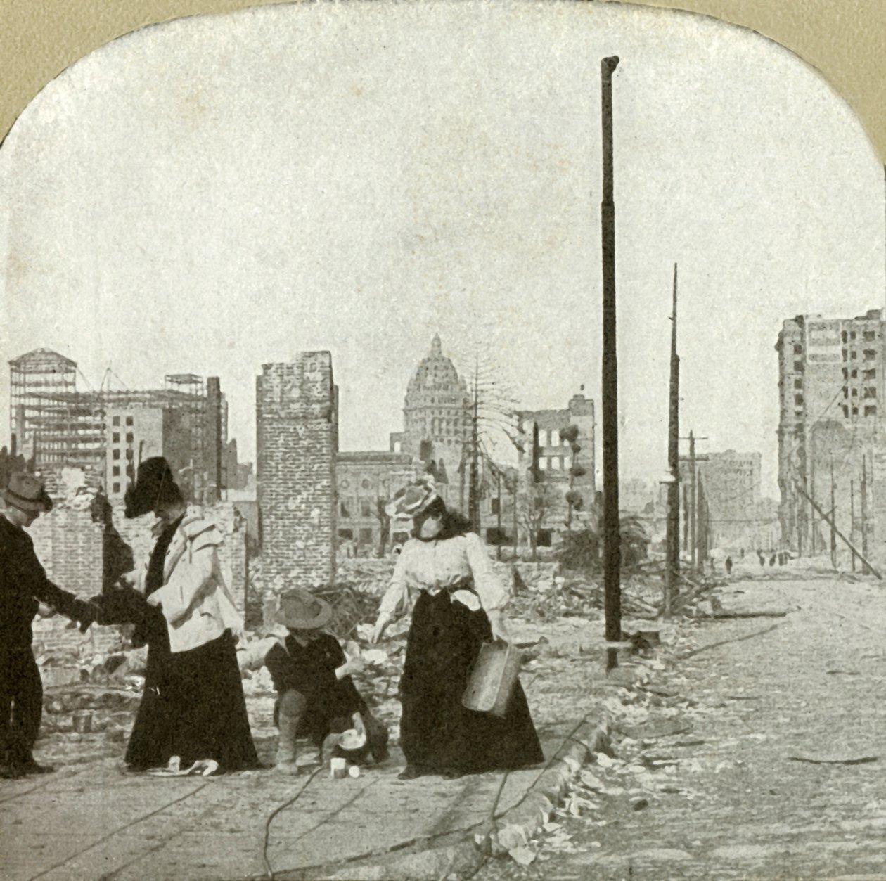 Kijkend naar het oosten vanaf de hoek Ellis en Jones - Hoog gebouw, The San Francisco Call door Unbekannt