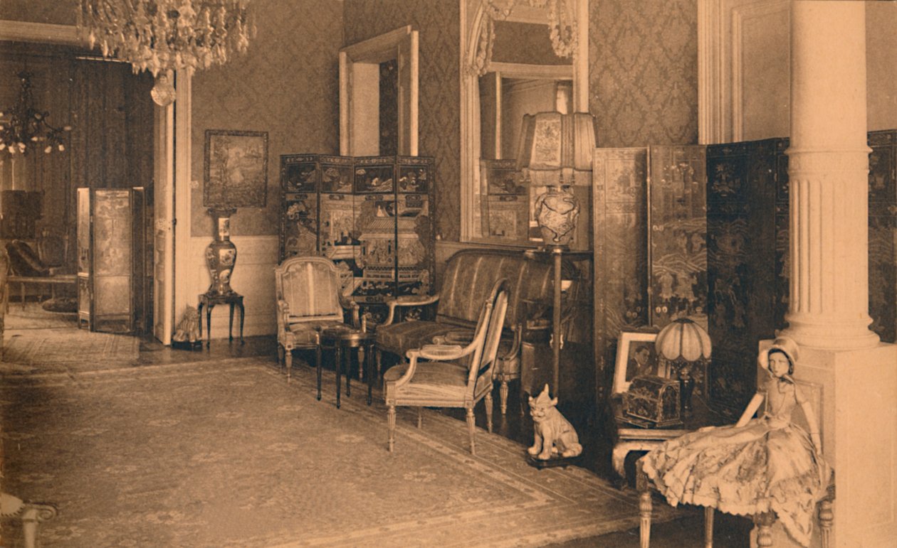 Louis XVI-kamer in de Cubaanse ambassade in Brussel, België, 1927 door Unbekannt