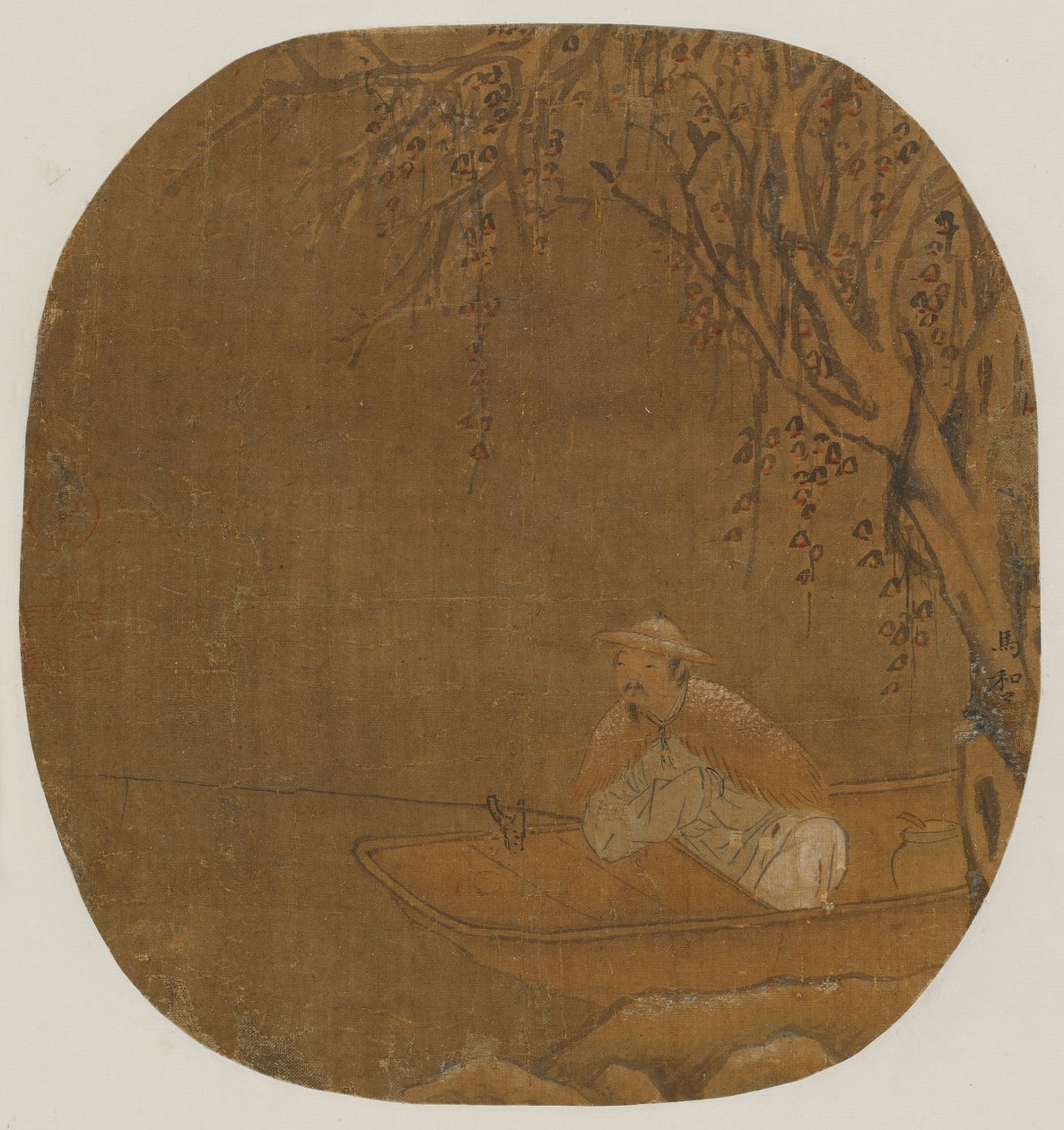 Man die vist vanuit een boot onder een boom, Mogelijk Ming-dynastie, 1368-1644 door Unbekannt