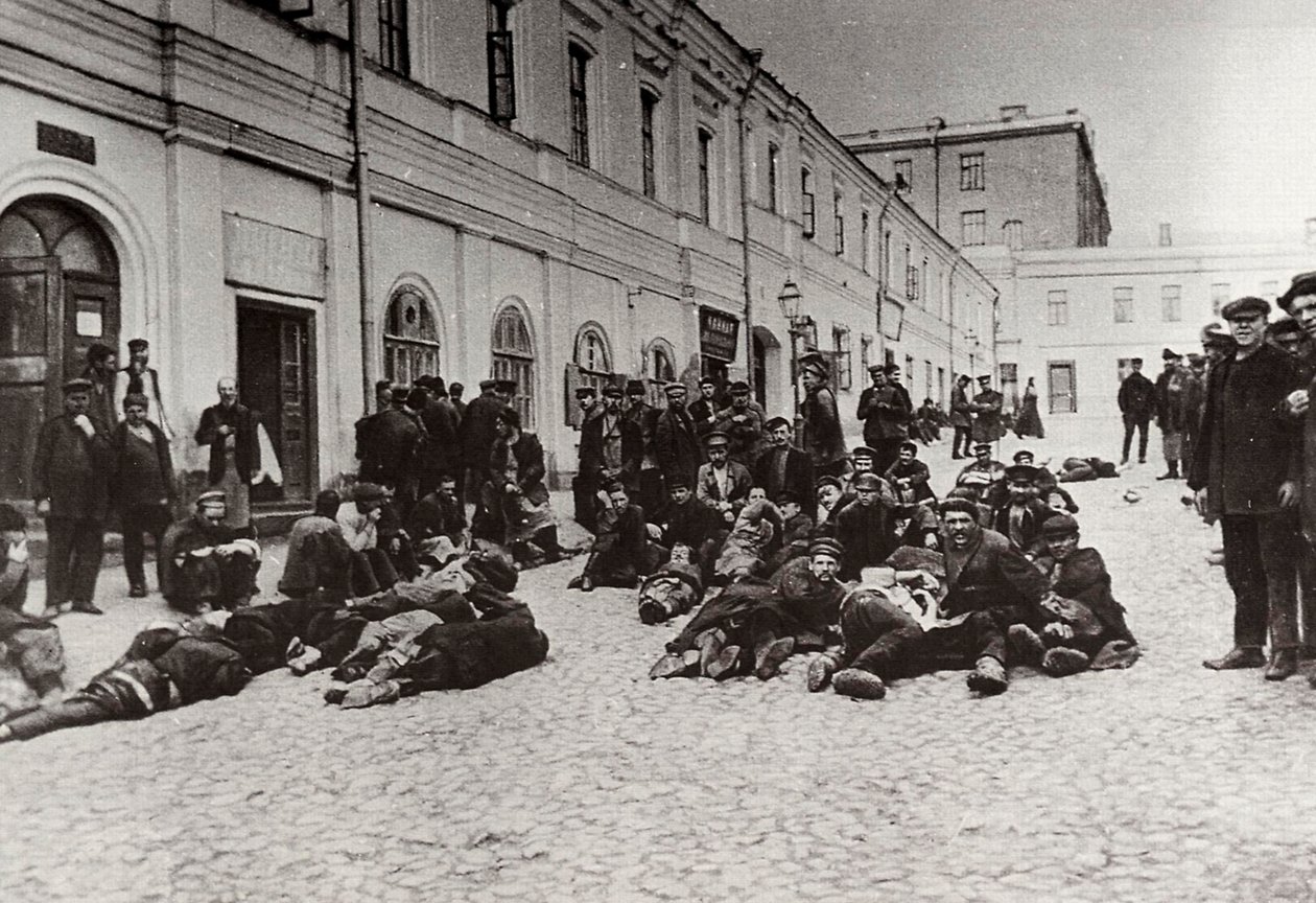Moskou daklozenopvang bewoners, Rusland, c1904 door Unbekannt